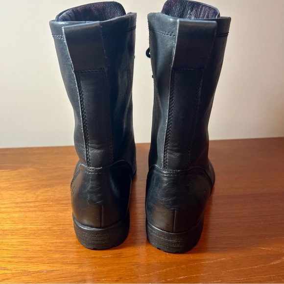 BORN ladies Black Lace-Up Leather Combat Style Boots size 8 Med - Picture 2 of 6